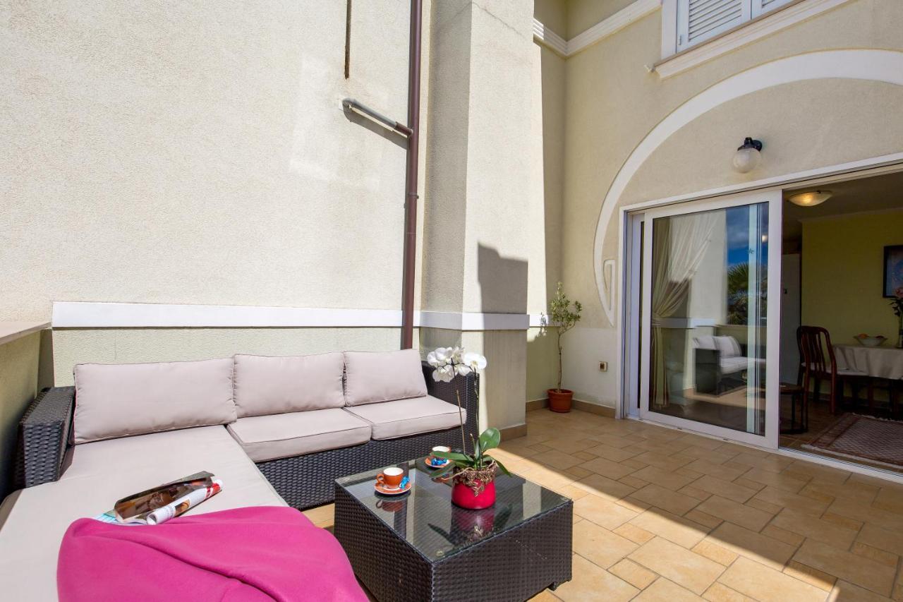 Apartments Villa Nora Rijeka Exterior photo