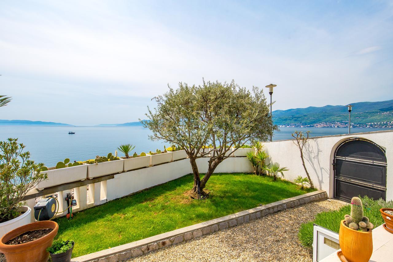 Apartments Villa Nora Rijeka Exterior photo